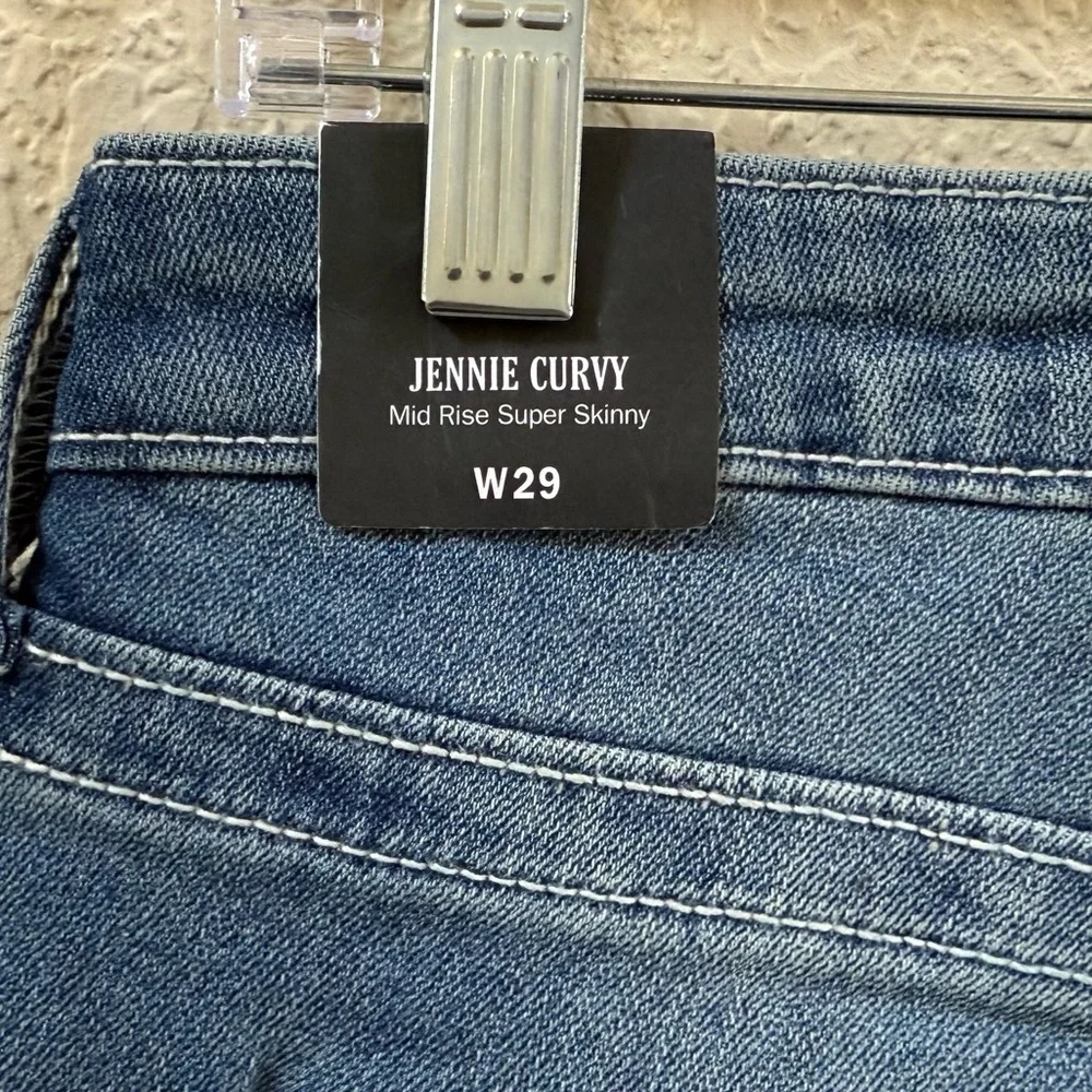 True Religion Jeans Jennie Curvy Mid Rise Super Skinny Embroidered Pockets 29